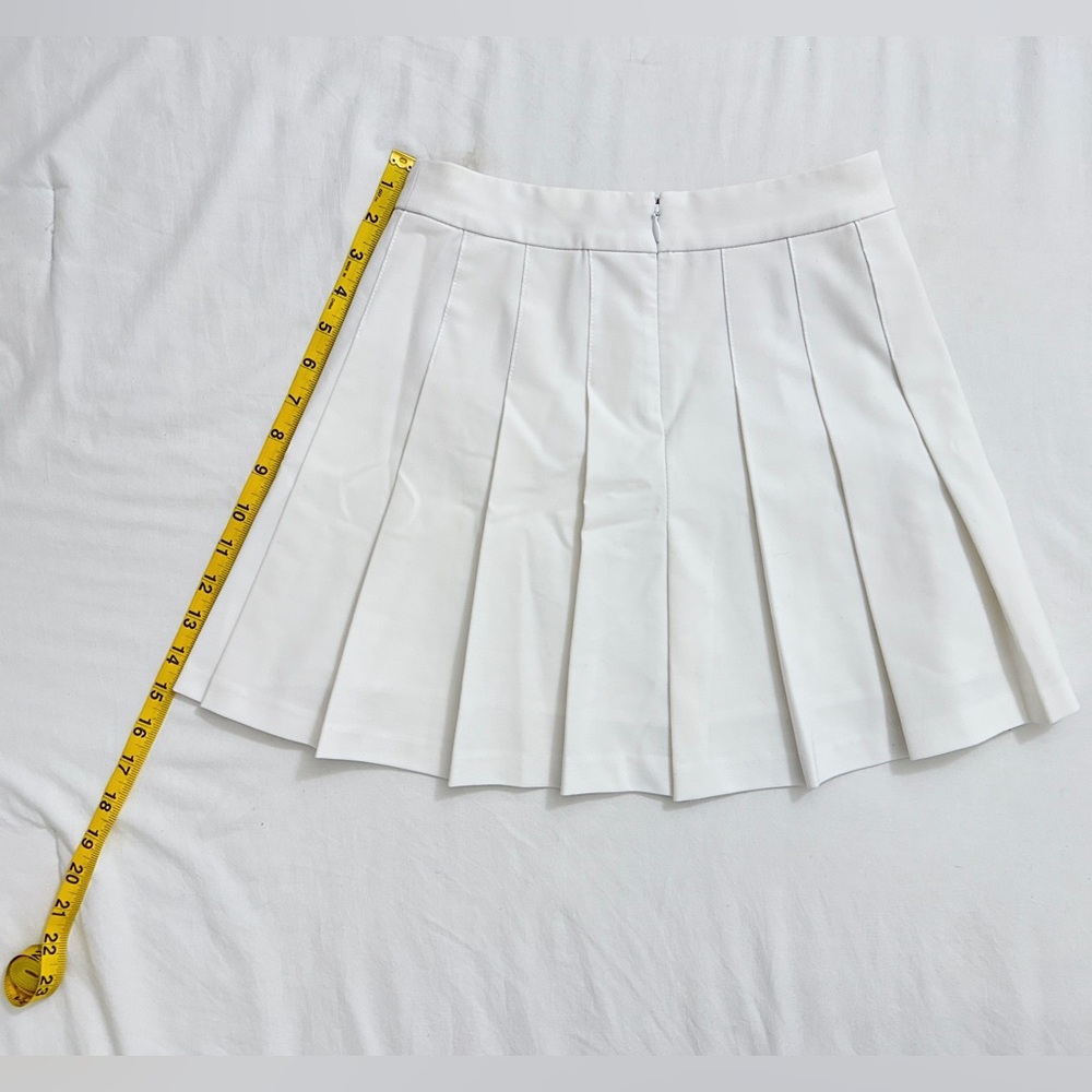 Aritzia Sunday Best Olive Mini Skirt - White - 0 - Picture 9 of 10
